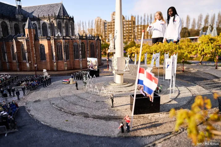 kinderherdenking in madurodam na twee jaar weer met publiek