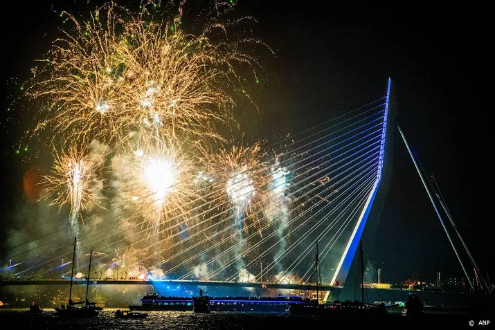 kindervuurwerk rotterdam gaat de lucht in