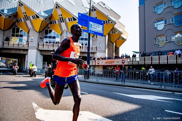 kipserem wint rotterdam in parcoursrecord