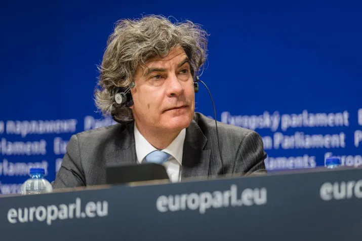 klacht tegen europarlementarier pvv