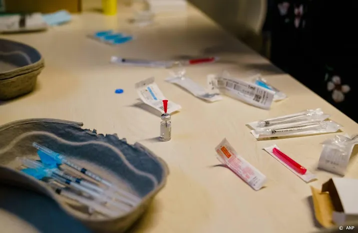 klachten moderna vaker na tweede prik bij astrazeneca na eerste