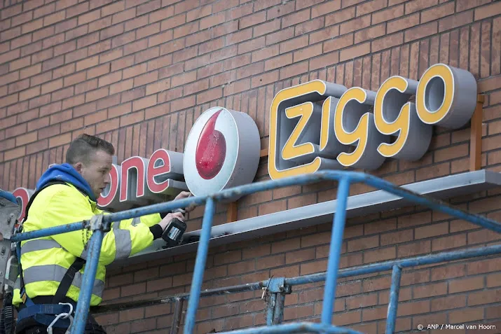 klanten vast internet weg bij vodafoneziggo mobiel groeit