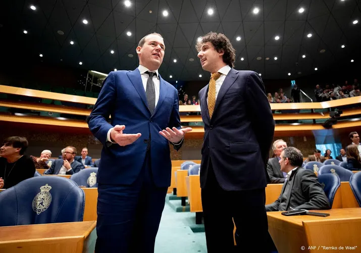 klaver premier geeft docenten trap na