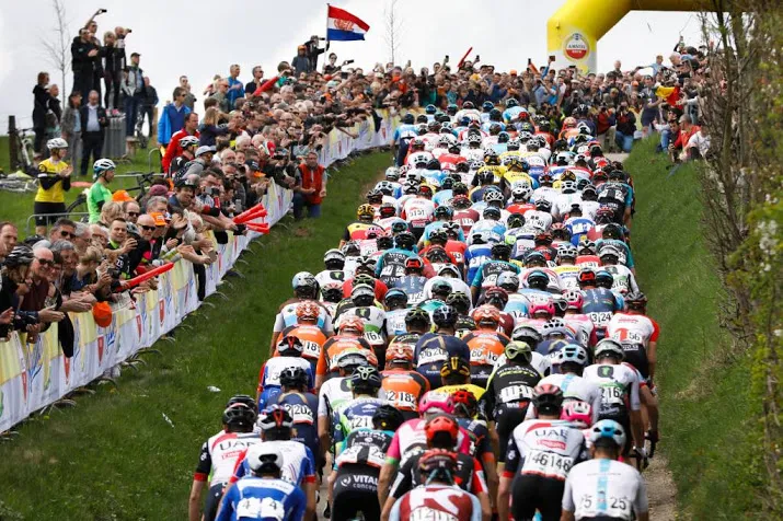 klein rennertje riesebeek laat zich zien