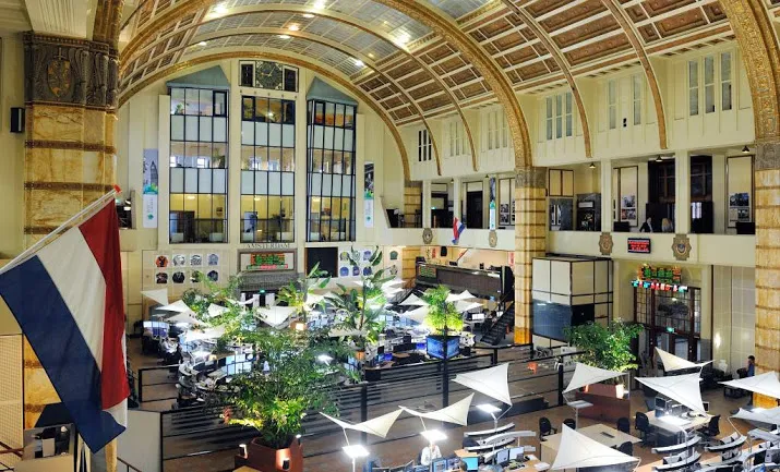 klein verlies voor beurs amsterdam