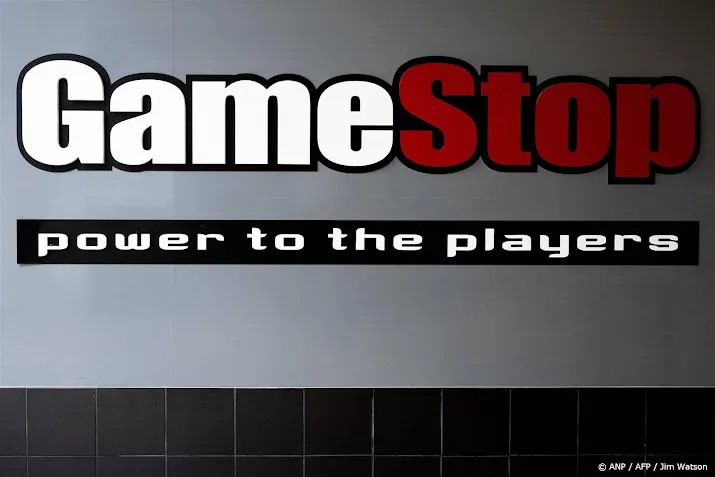 kleine beleggers zetten gamestop opnieuw hoger op wall street