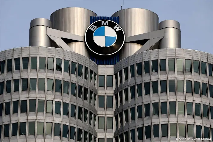 kleine stijging autoverkoop bmw flink meer elektrisch
