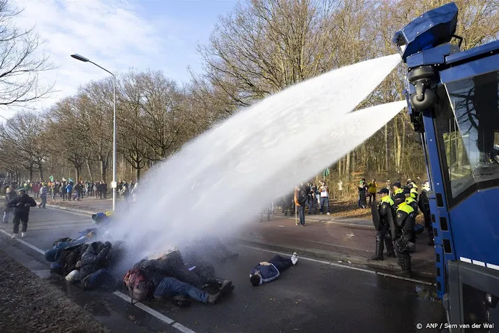 klimaatactivisten beginnen vanuit drie steden mars naar den haag