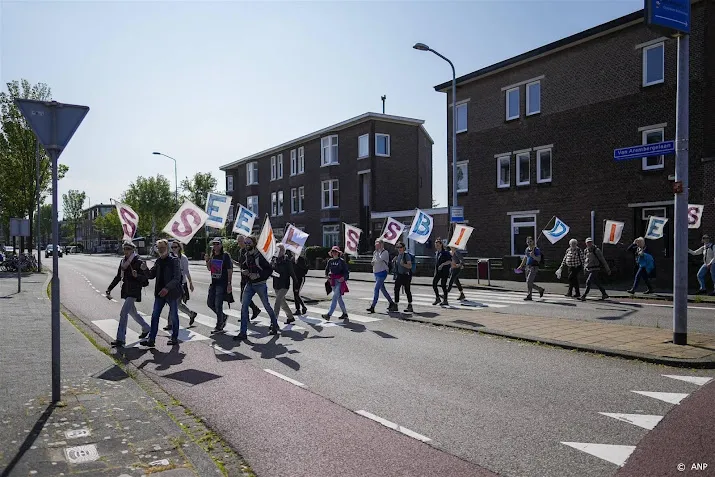 klimaatactivisten lopen a12 op beginnen met blokkade