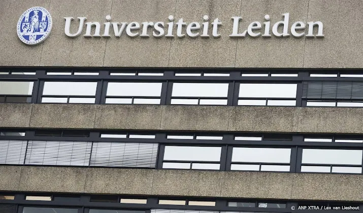 klimaatprotest in gebouw universiteit leiden