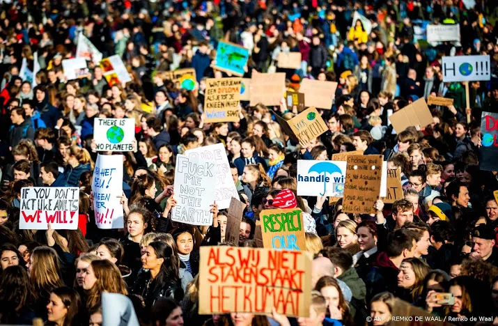 klimaatprotest mag langs binnenhof lopen