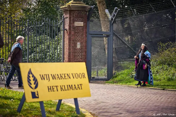 klimaatwake in den haag komt na bijna acht maanden ten einde