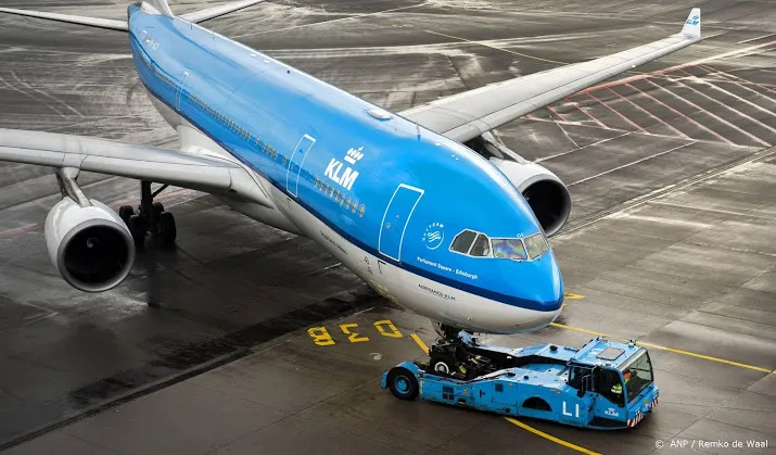 klm moet piloten martinair weer in dienst nemen