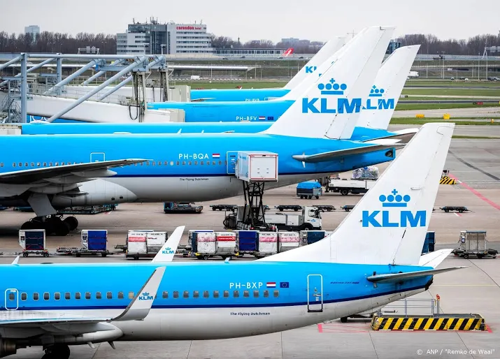 klm vliegt vanuit hongkong naar amsterdam