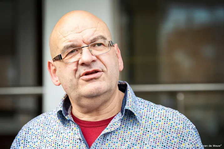 klokkenluider gaat door met noemen namen betrokkenen vuurwerkramp
