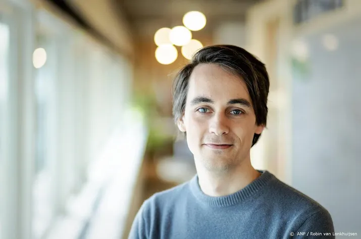 klopping stopt crowdfunding voor twittergesprek op abris