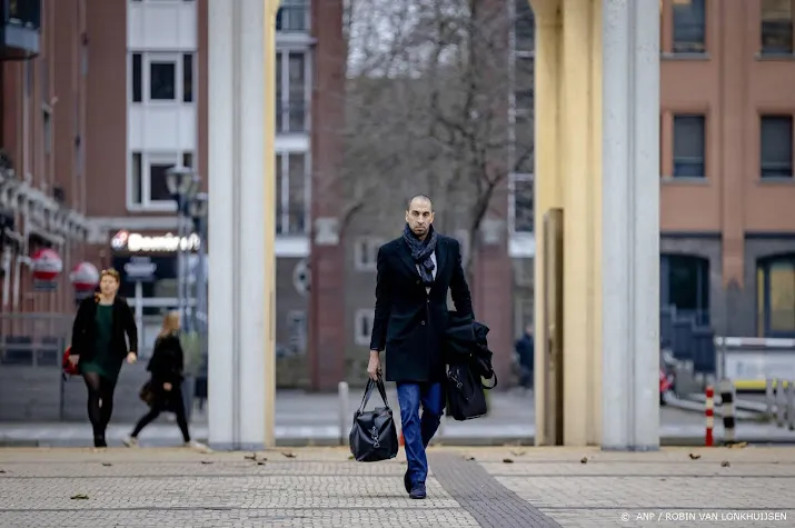 kluisverklaring jos b bijna helemaal zwartgelakt