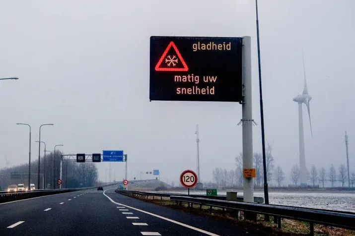 knmi waarschuwt voor plaatselijke gladheid