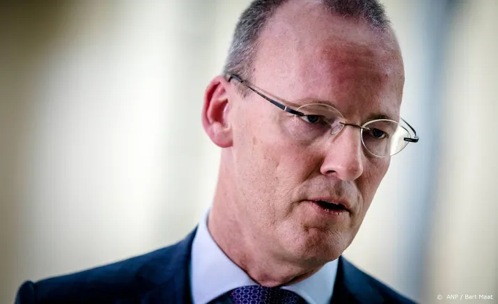 knot ecb moet pas op de plaats maken