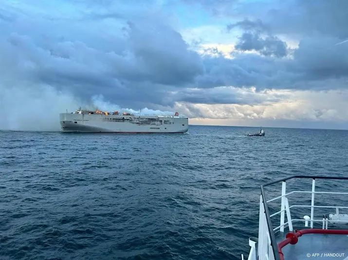 knrm reddingsactie starten om scheepsbrand vrij uitzonderlijk