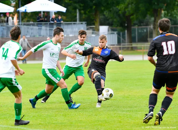 knvb beeindigt huidige competities in top amateurvoetbal