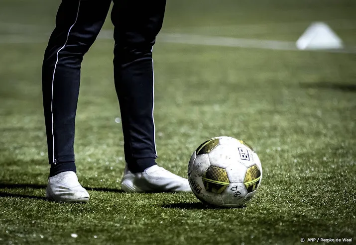 knvb roept tweede kamer op maatregel terug te draaien