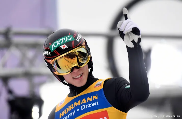 kobayashi vliegt ook naar winst in innsbruck