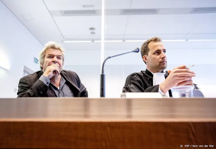 koch en romeyn winnen kort geding stickers op kaft jiskefet boek