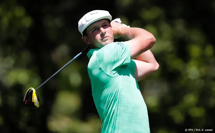 koekpa en dechambeau leiders in masters