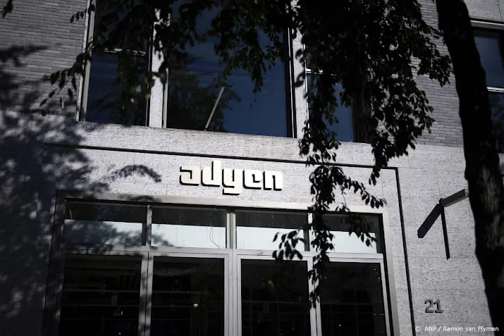koerssprong adyen helpt aex aan winst amg keldert na cijfers