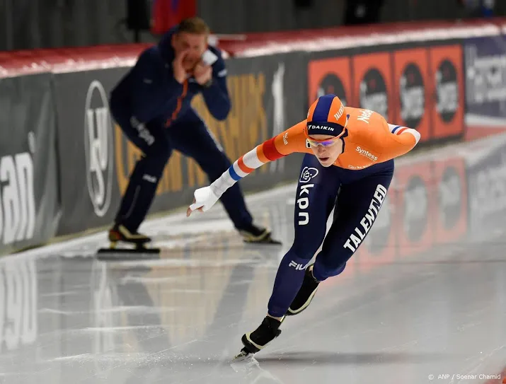 kolder maakt diepe buiging voor wust