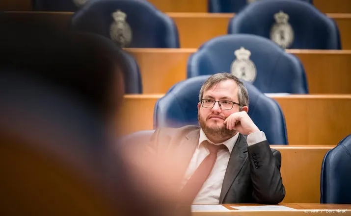 kom gedupeerden leenstelsel tegemoet