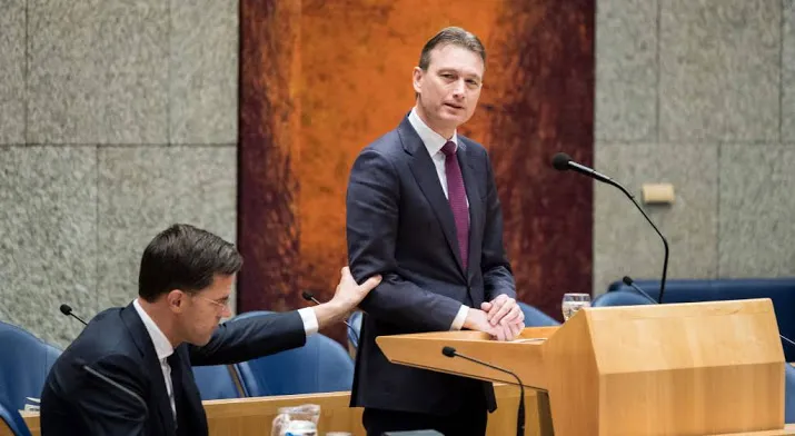 koning aanvaardt ontslag zijlstra