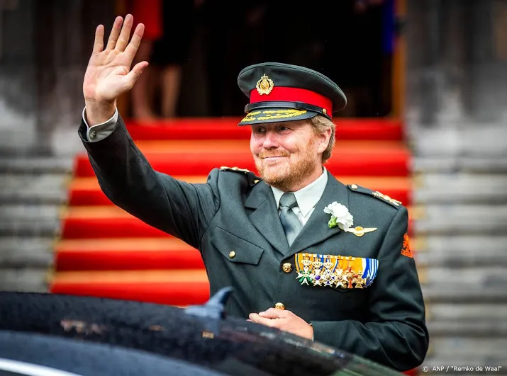 koning aanwezig bij aangepaste viering veteranendag