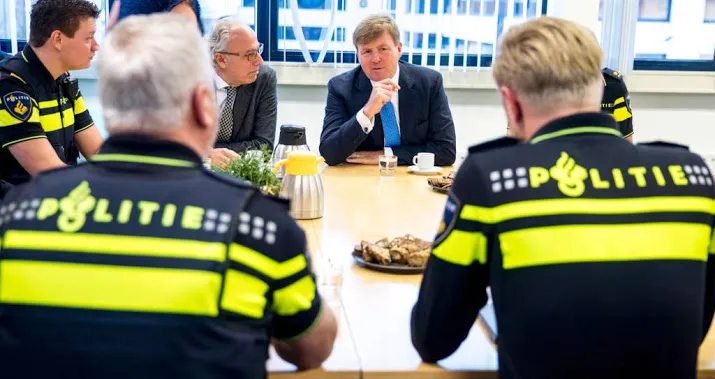 koning bezoekt politie in woerden