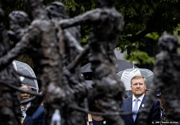 koning biedt excuses aan voor nederlands slavernijverleden