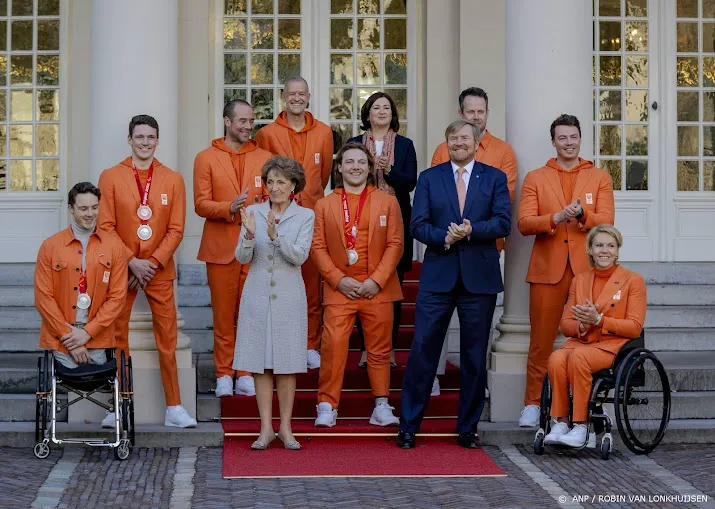 koning en prinses margriet ontvangen paralympiers