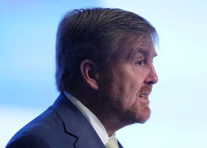 koning herdenkt holocaust in israel