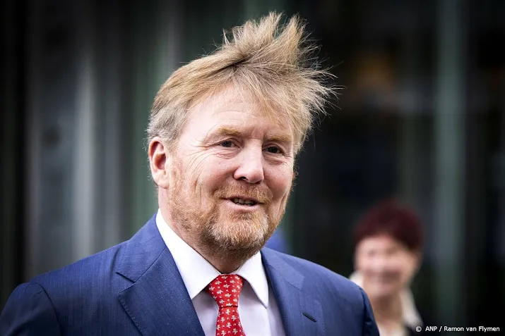 koning maakt podcast met edwin evers over 10 jaar koningschap