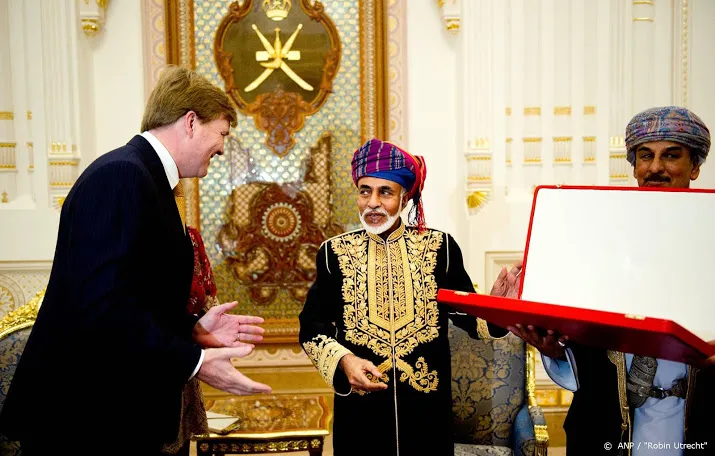 koning naar oman voor afscheid sultan qaboos