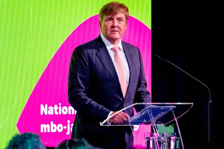 koning onderstreept belang mboers