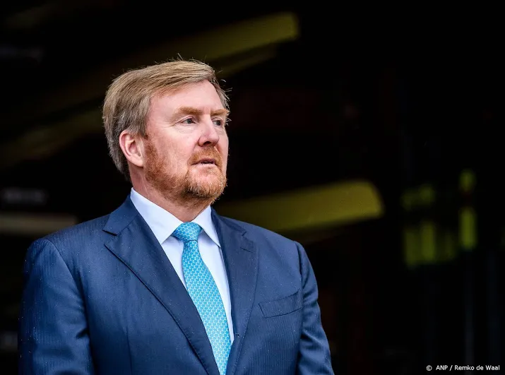 koning spreekt met burgemeesters over rellen