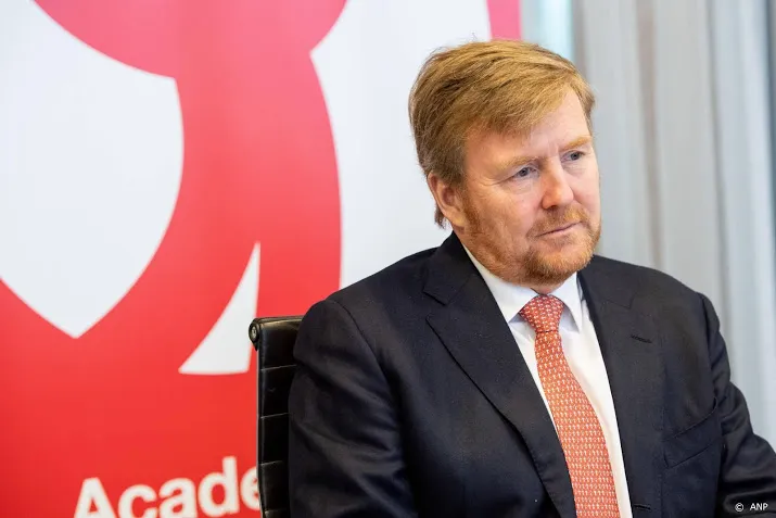 koning spreekt met leden onderzoeksteam mh17