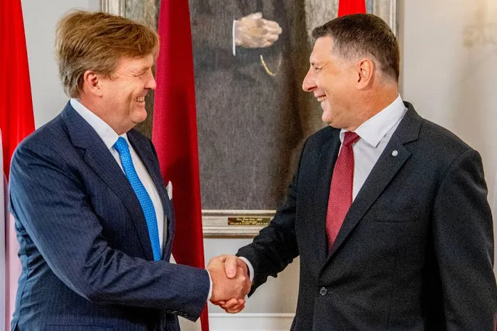 koning waardeert prestaties van letland