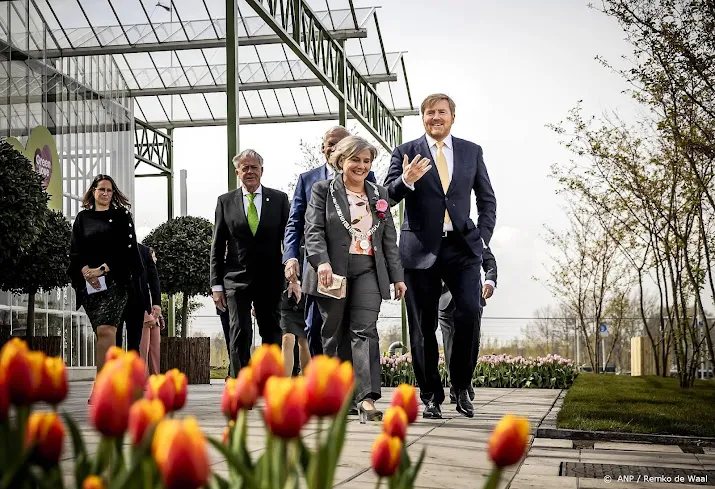 koning willem alexander opent floriade expo in almere