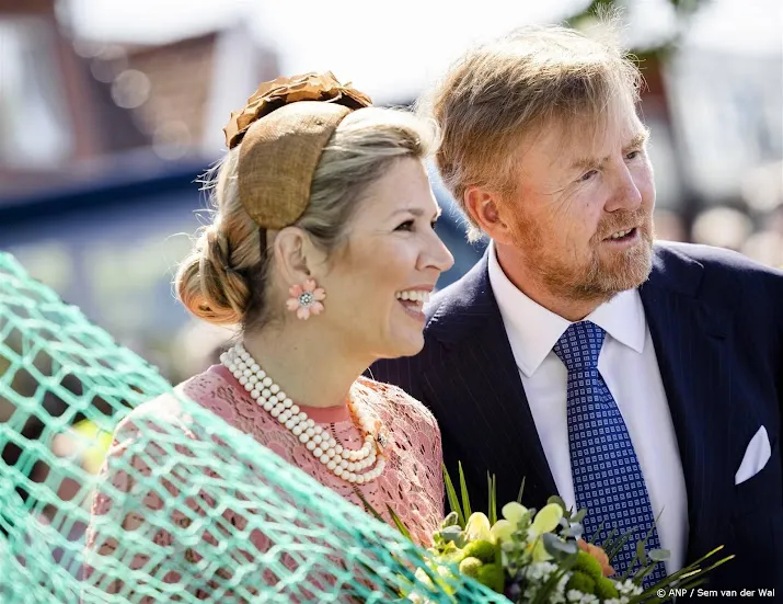 koningspaar naar frankrijk voor herdenking d day