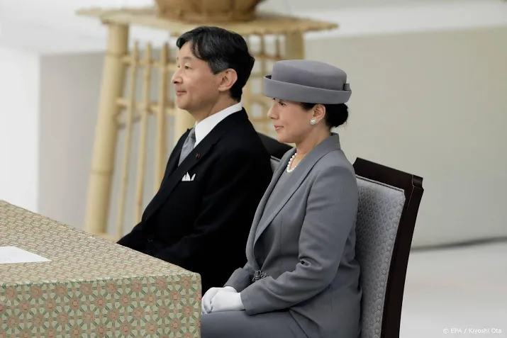 koningspaar naar inhuldiging keizer naruhito