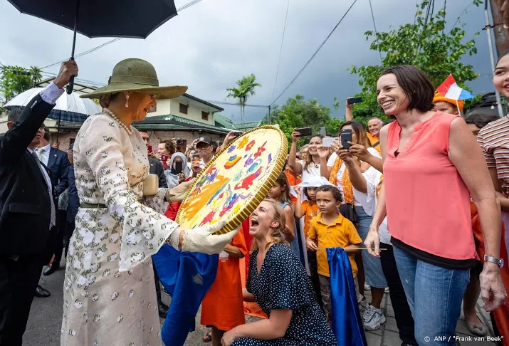 koningspaar sluit bezoek aan yogyakarta af