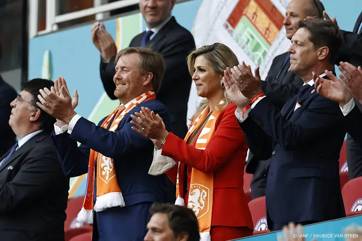 koningspaar wenst nederlands elftal sportief en spannend wk