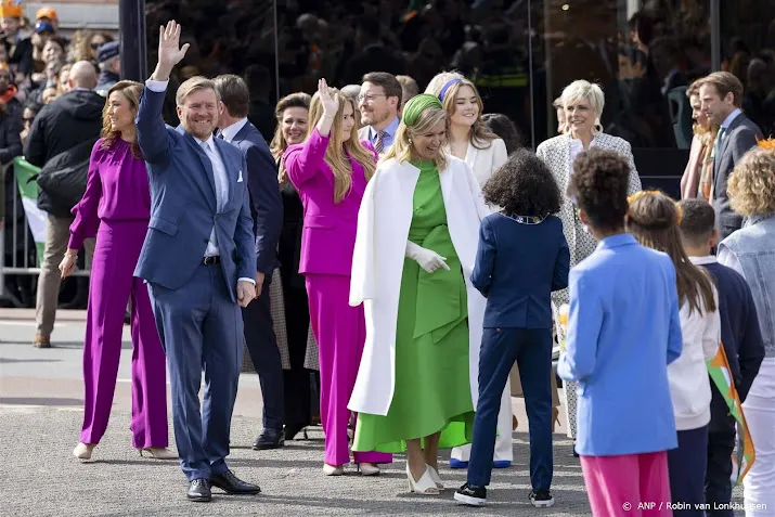 koninklijk bezoek zonder alexia aan rotterdam begonnen
